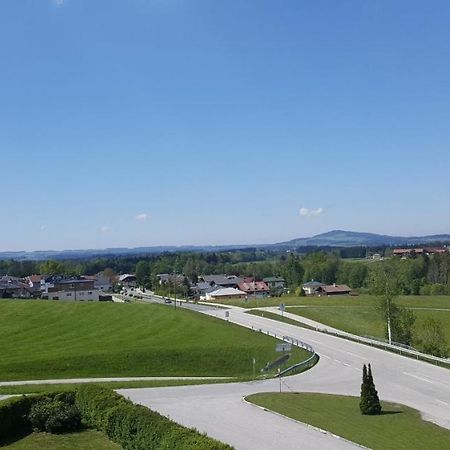 Gasthof Neuhofen 尤根多夫 外观 照片